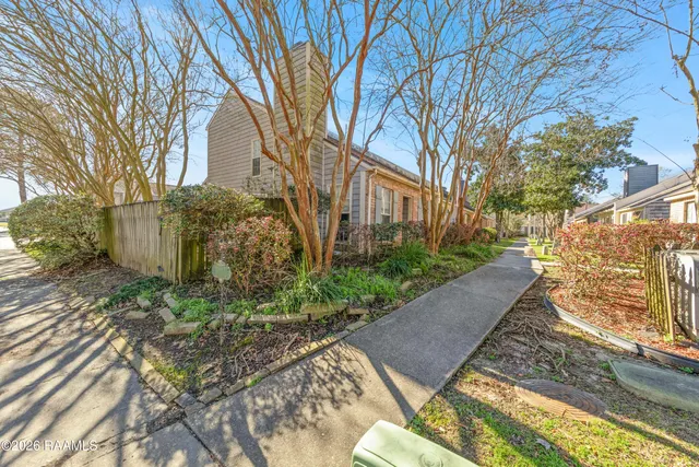 $145,000 | 204 Long Plantation Boulevard, Unit B, Lafayette, LA 70508