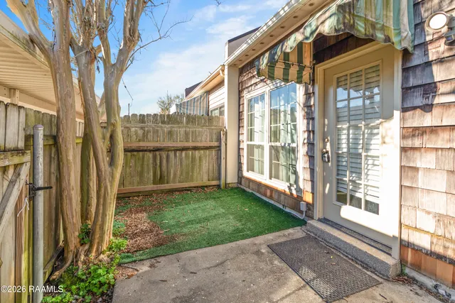 $145,000 | 204 Long Plantation Boulevard, Unit B, Lafayette, LA 70508