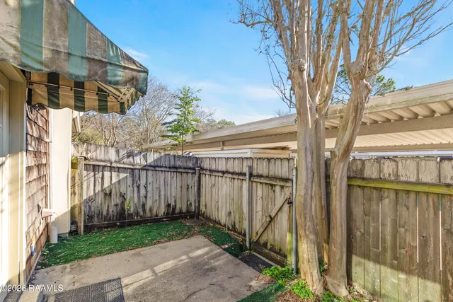 $145,000 | 204 Long Plantation Boulevard, Unit B, Lafayette, LA 70508