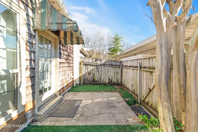 $145,000 | 204 Long Plantation Boulevard, Unit B, Lafayette, LA 70508