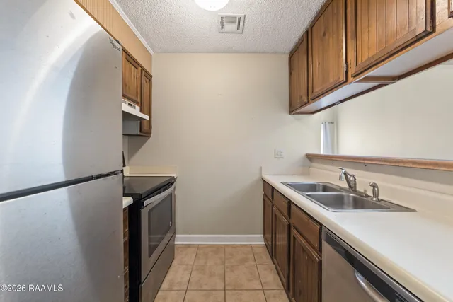 $145,000 | 204 Long Plantation Boulevard, Unit B, Lafayette, LA 70508