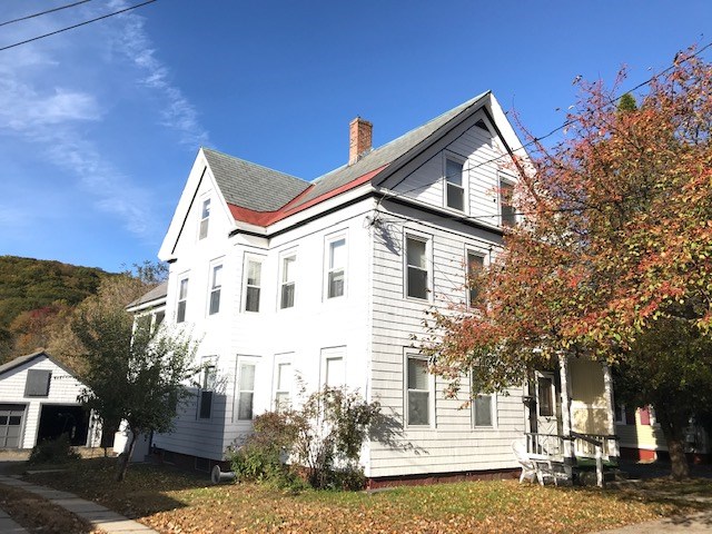 24 Green Street Rockingham, VT 05101 - Photo 3 of 39