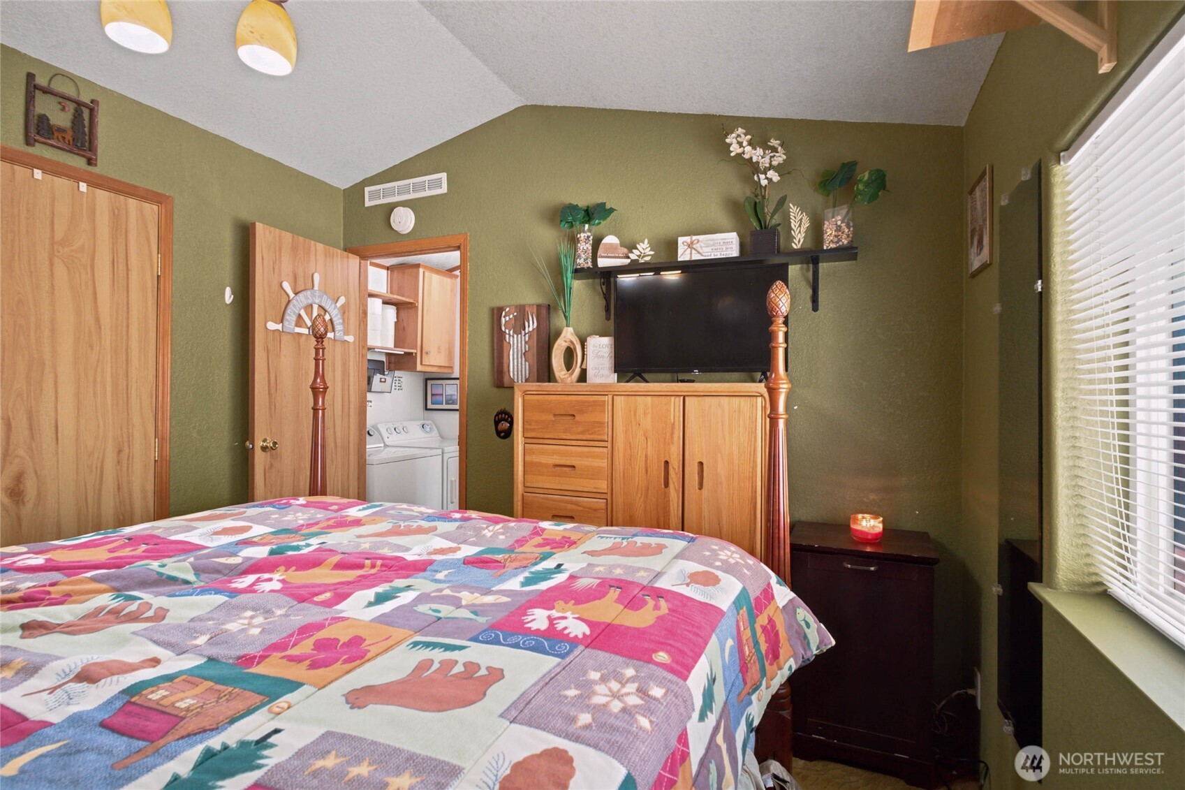 11155 South Lakeshore Road, Unit 17A Chelan, WA 98816 - Photo 29 of 33