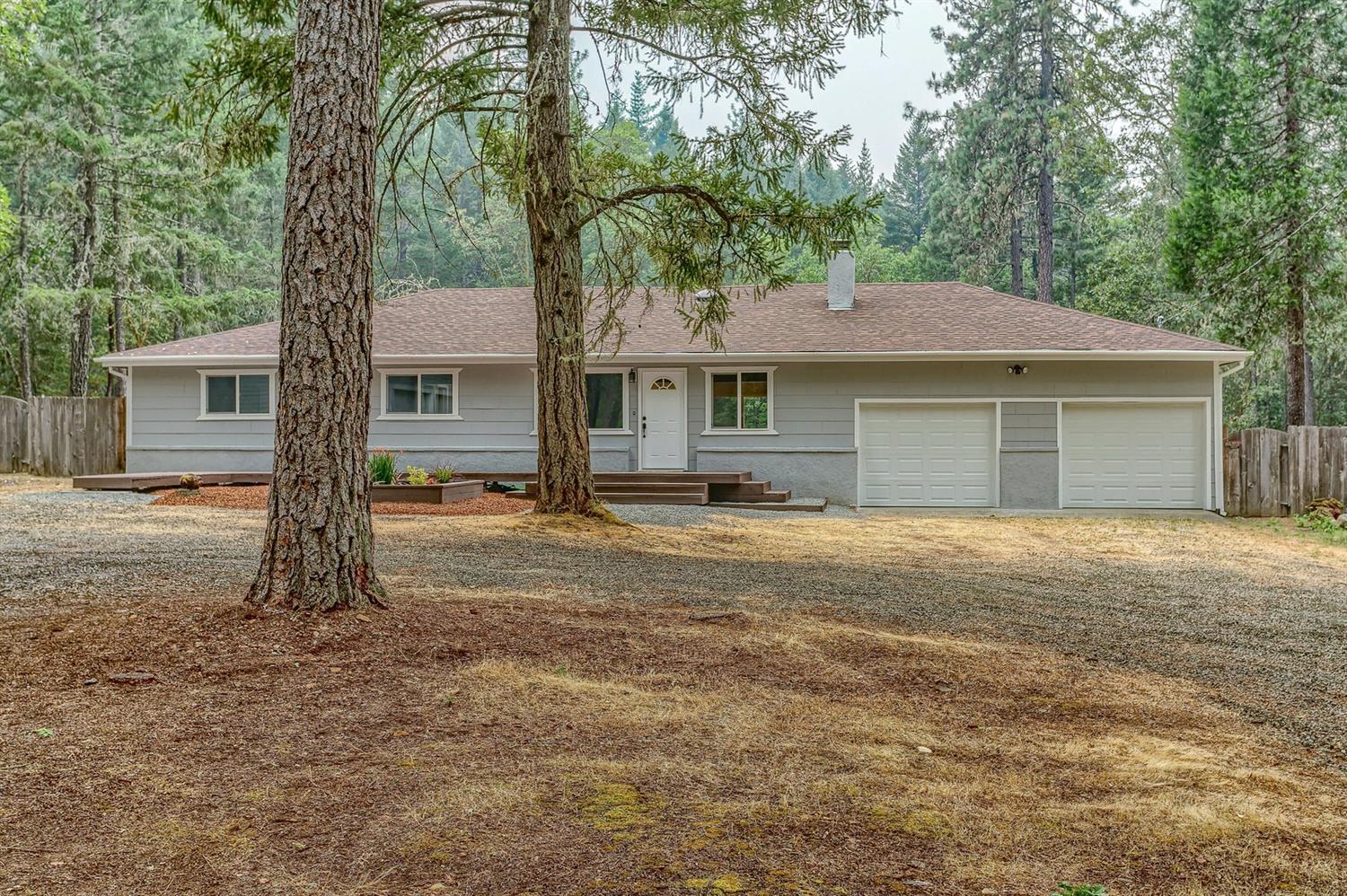 372 Colin Road Grants Pass, OR 97527 - Photo 1 of 34 Primary Photo