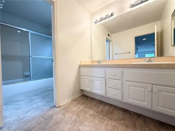 $4,800 | 19988 Via Joyce Drive, Saugus, CA 91350