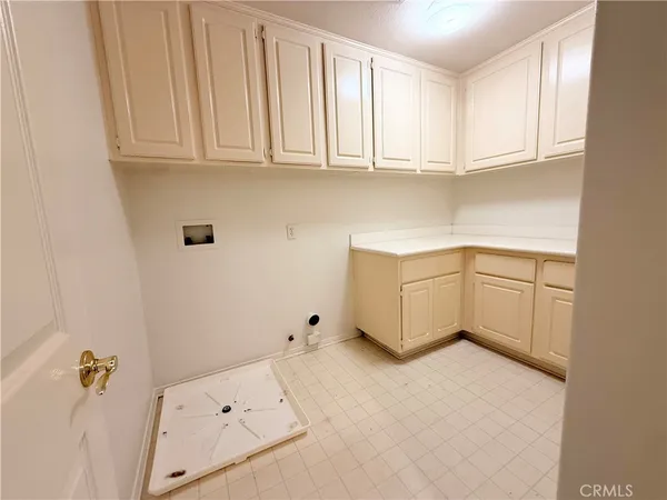 $4,800 | 19988 Via Joyce Drive, Saugus, CA 91350