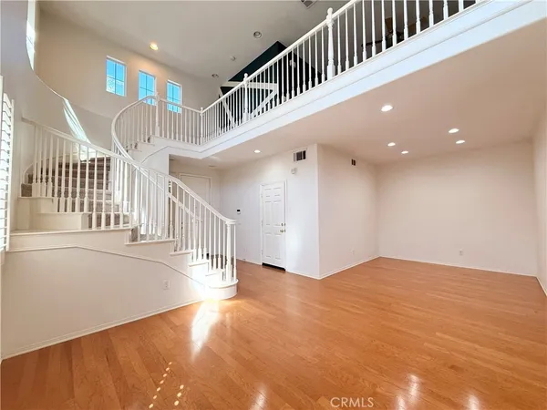 $4,800 | 19988 Via Joyce Drive, Saugus, CA 91350