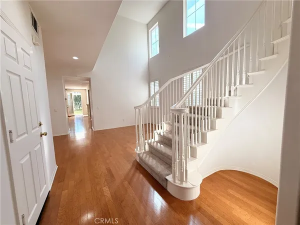 $4,800 | 19988 Via Joyce Drive, Saugus, CA 91350