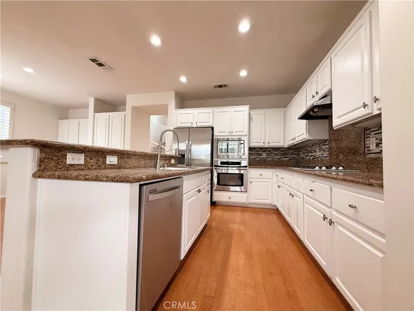 $4,800 | 19988 Via Joyce Drive, Saugus, CA 91350