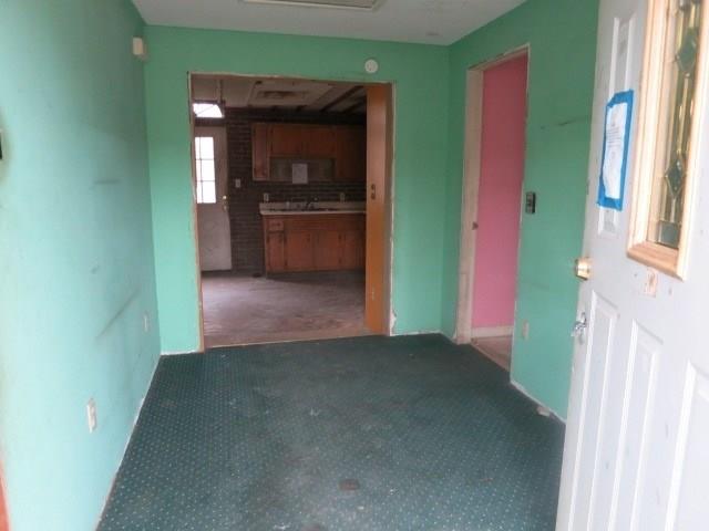 61 Aiken Rd Extension McKees Rocks, PA 15136 - Photo 3 of 6