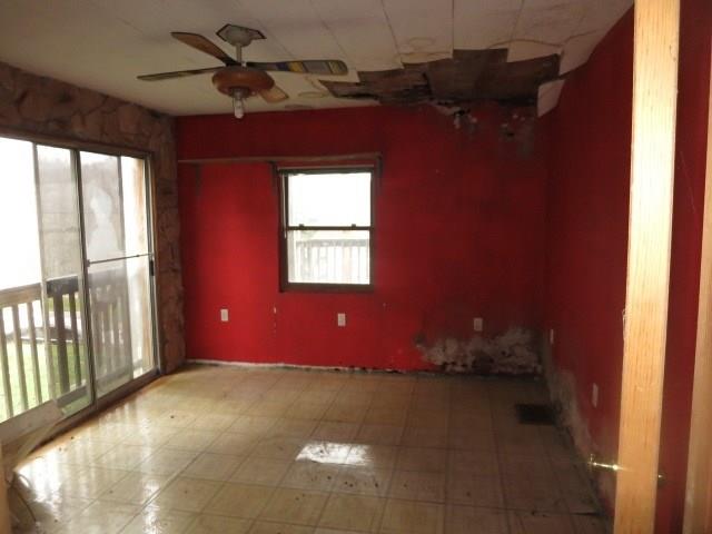 61 Aiken Rd Extension McKees Rocks, PA 15136 - Photo 6 of 6