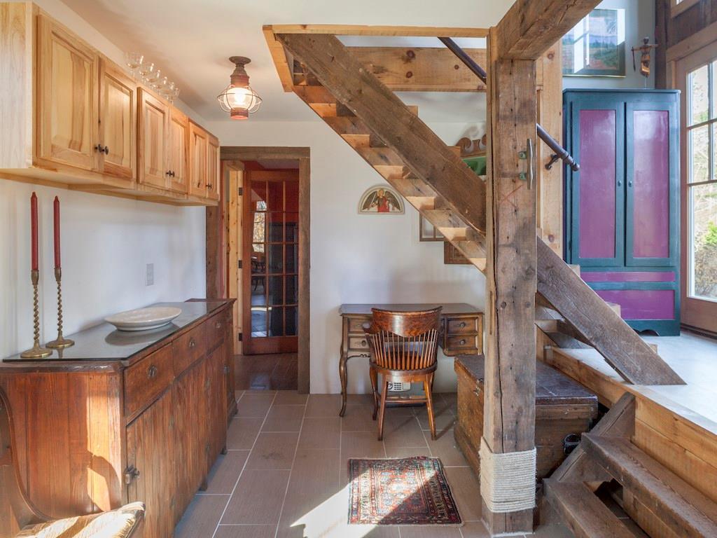 33 Old Cape Road Kennebunkport, ME 04046 - Photo 13 of 27 This cozy office area has great...