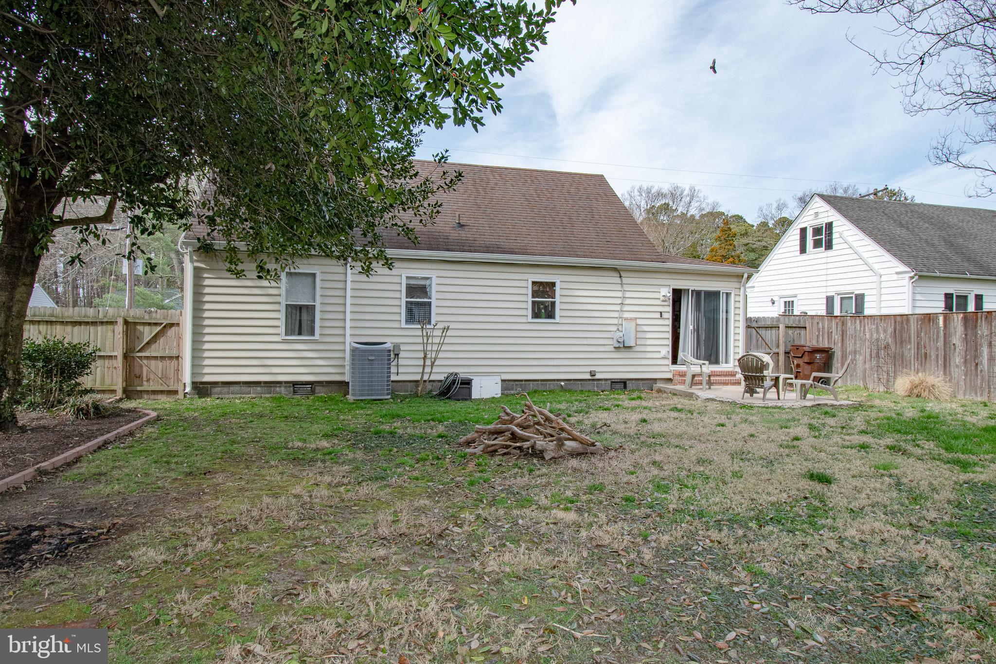 9 Oak Street Cambridge, MD 21613 - Photo 29 of 30 a view of a house with a backyard