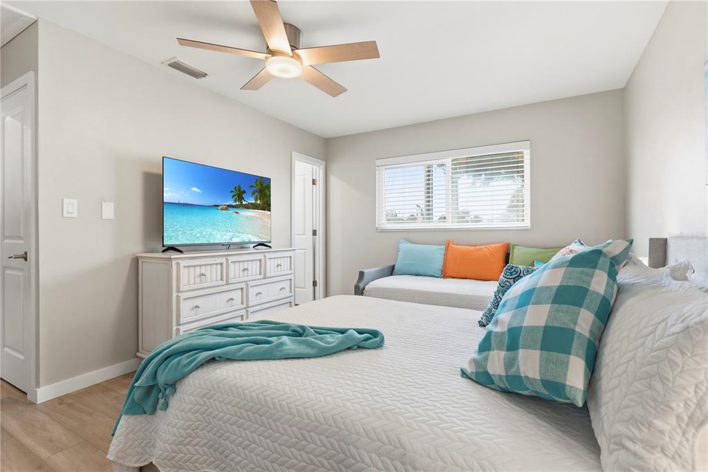 1977 Beach Road, Unit 44 Englewood, FL 34223 - Photo 15 of 34 Gallery Image 15