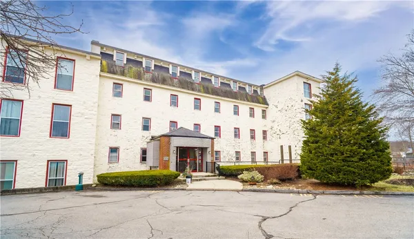 $270,000 | 494 Woonasquatucket Avenue, Unit 203, North Providence, RI 02911