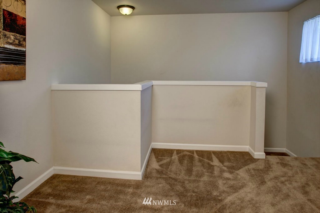 575 Graham Avenue Northeast Renton, WA 98059 - Photo 12 of 23