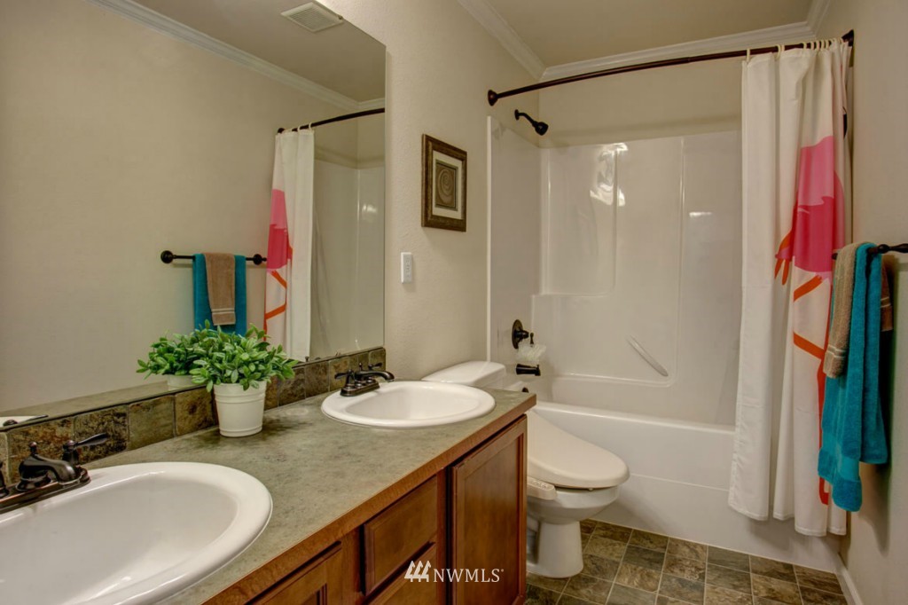 575 Graham Avenue Northeast Renton, WA 98059 - Photo 18 of 23