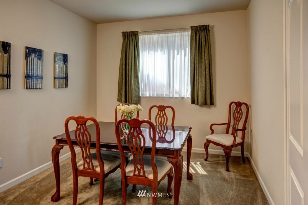 575 Graham Avenue Northeast Renton, WA 98059 - Photo 8 of 23