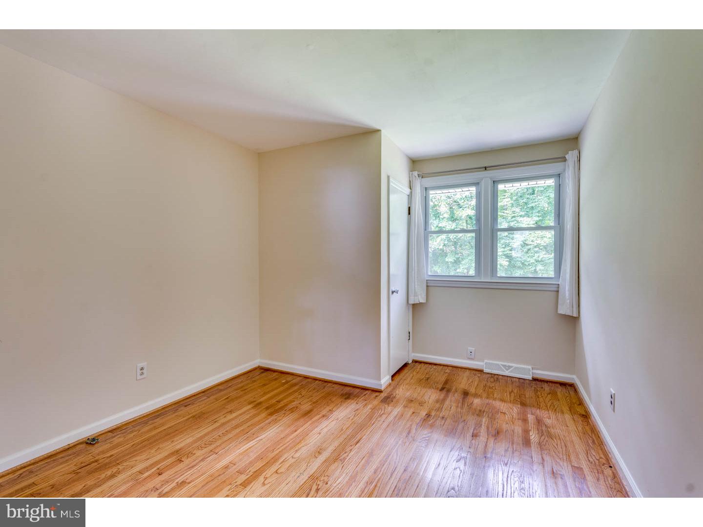 924 Bentley Road Lindenwold, NJ 08021 - Photo 11 of 19