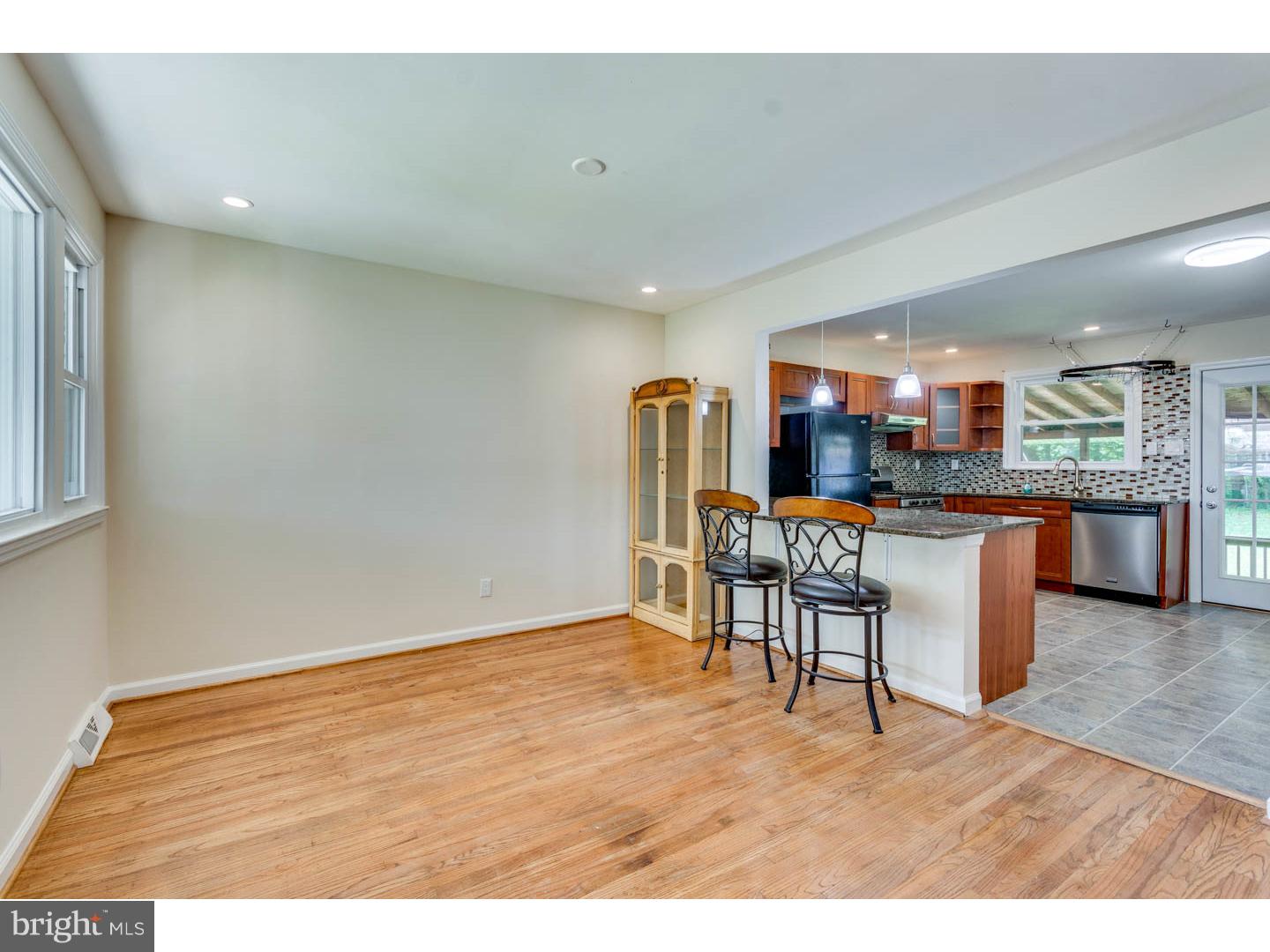 924 Bentley Road Lindenwold, NJ 08021 - Photo 3 of 19