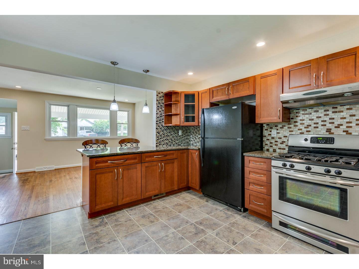 924 Bentley Road Lindenwold, NJ 08021 - Photo 6 of 19