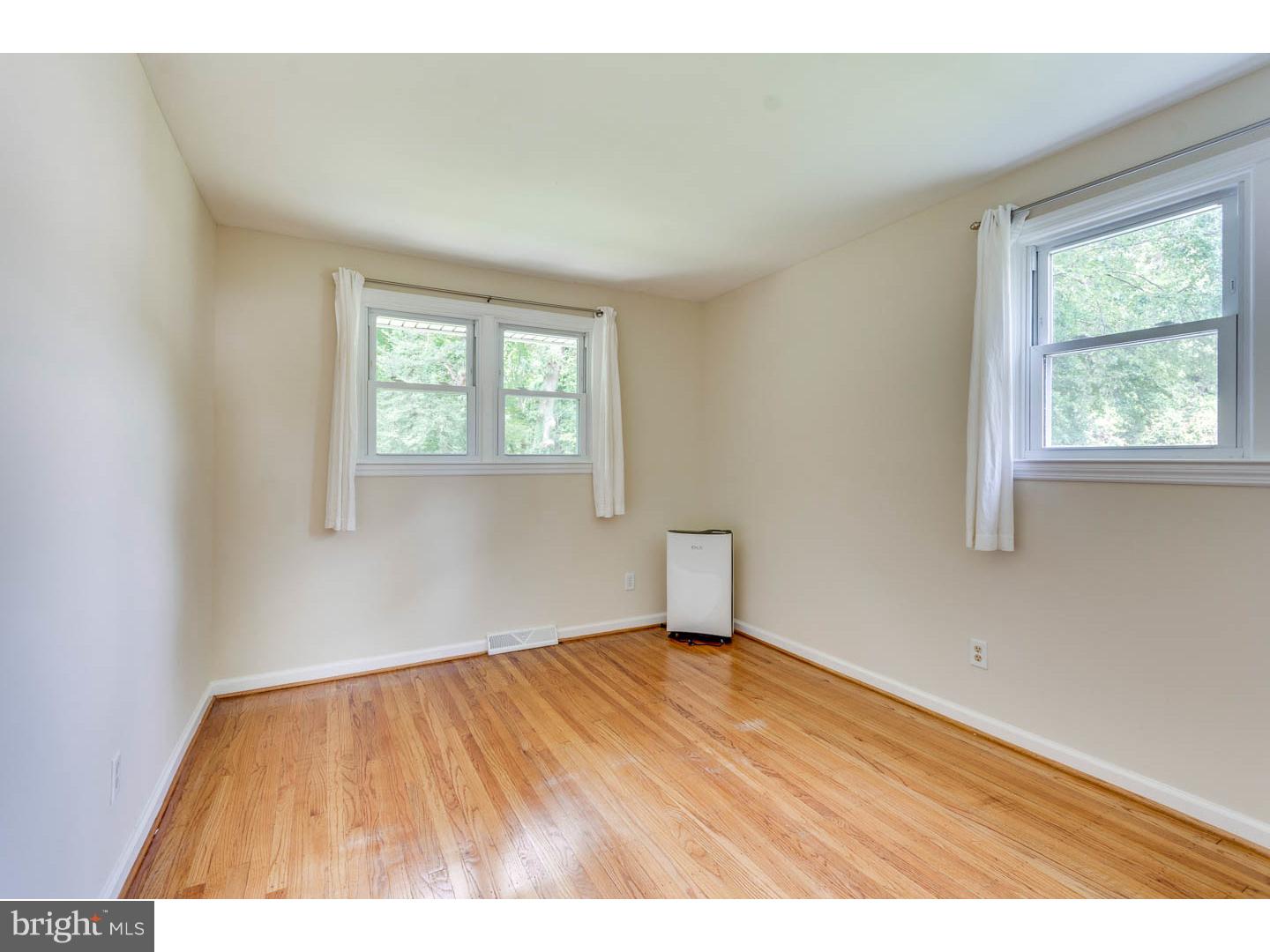 924 Bentley Road Lindenwold, NJ 08021 - Photo 9 of 19