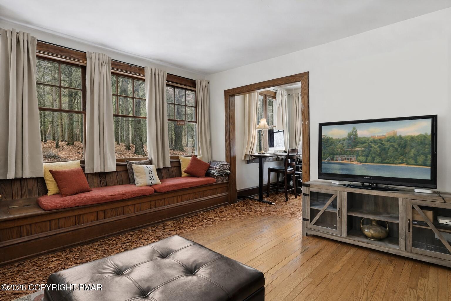 204 Lake Road Swiftwater, PA 18370 - Photo 20 of 76 Family Room