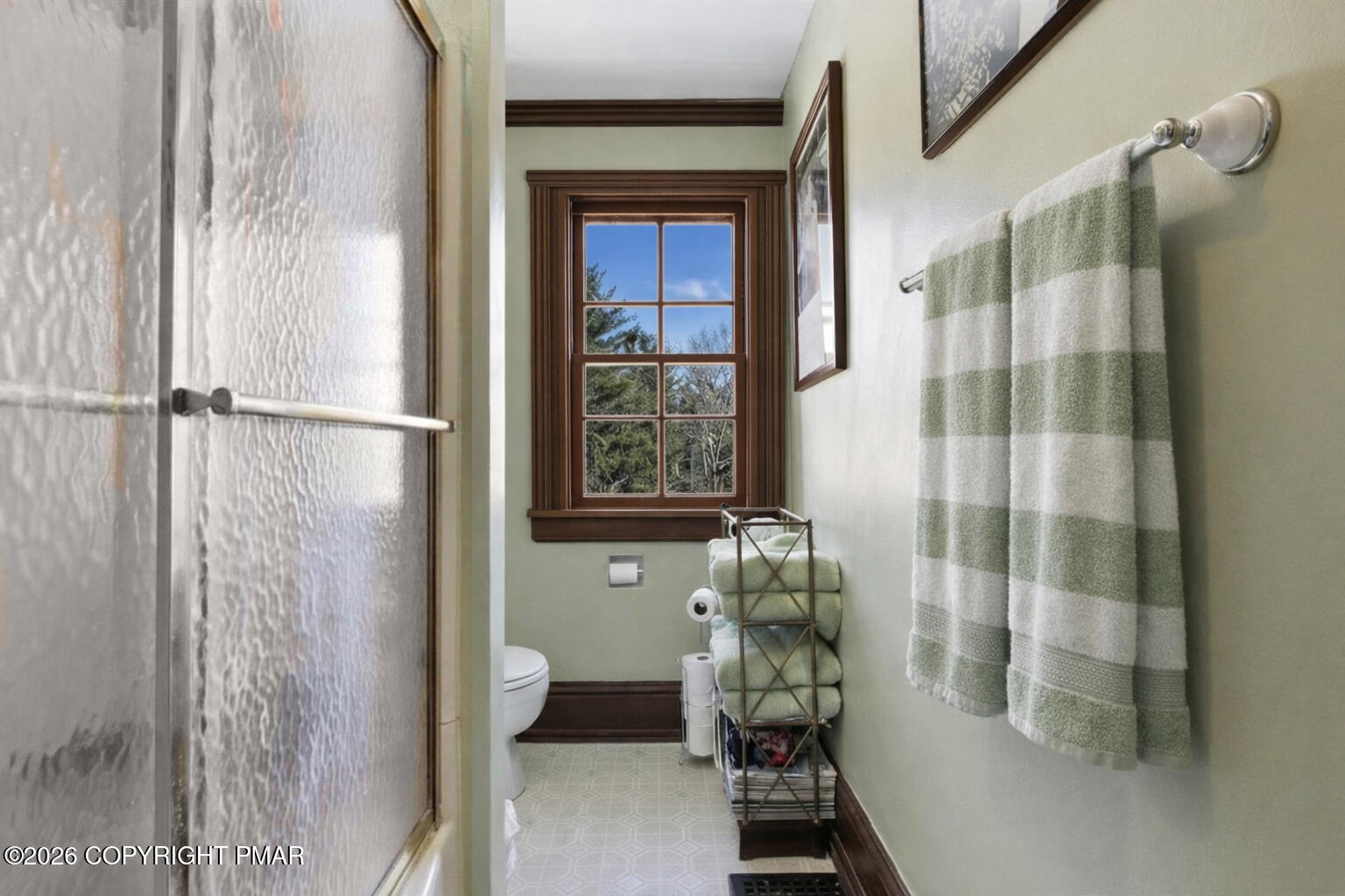 204 Lake Road Swiftwater, PA 18370 - Photo 53 of 76 Upstairs Bath (2)