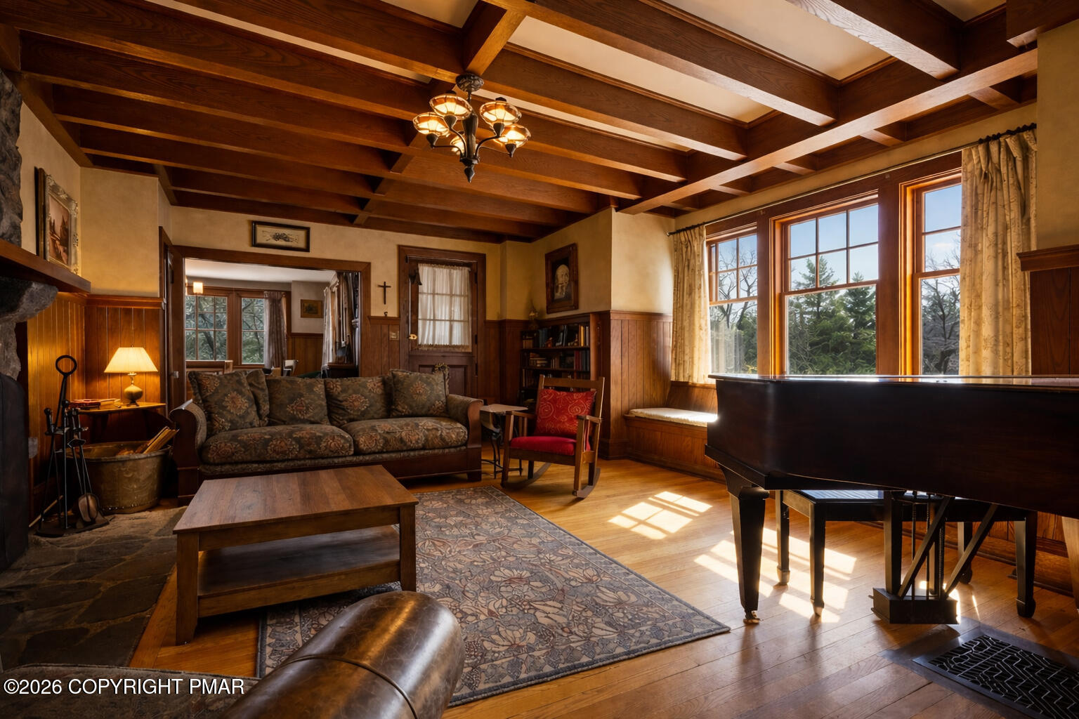 204 Lake Road Swiftwater, PA 18370 - Photo 8 of 76 Living Room Cliffdale