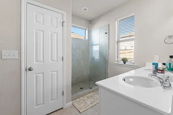 $2,350 | 159 MacArthur Drive, Leander, TX 78641