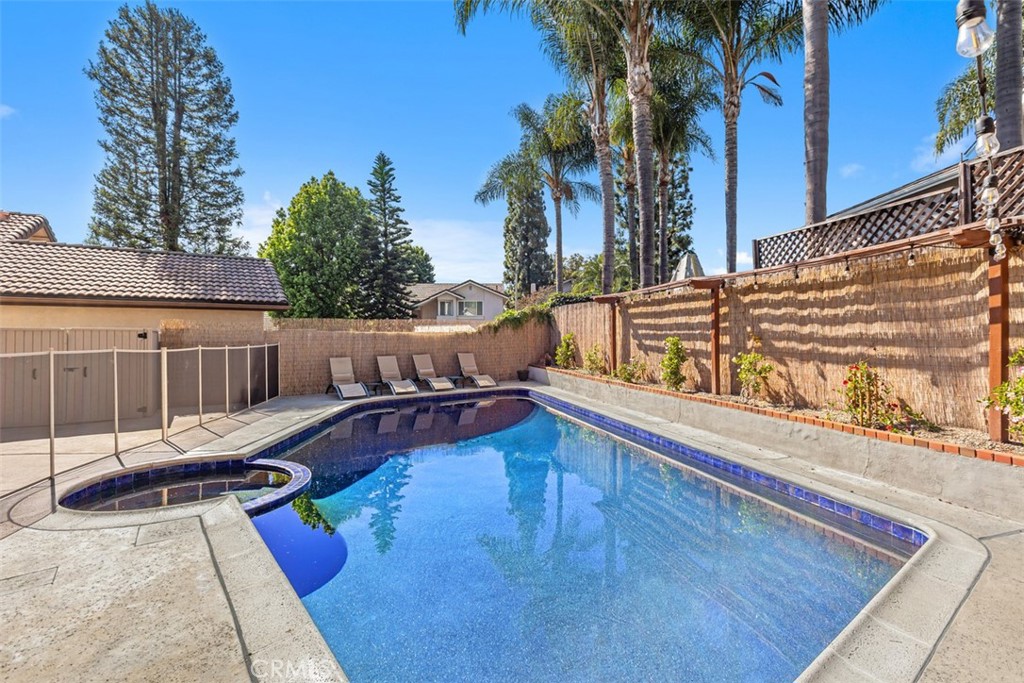 24711 Vía Del Rio Lake Forest, CA 92630 - Photo 9 of 41 Backyard