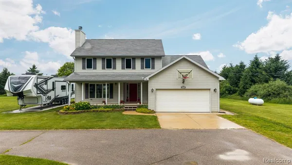 $450,000 | 2381 Burke Road, Fowlerville, MI 48836