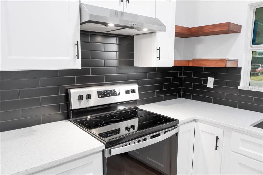 2254 Olney Road Lakeland, FL 33801 - Photo 7 of 24 Kitchen