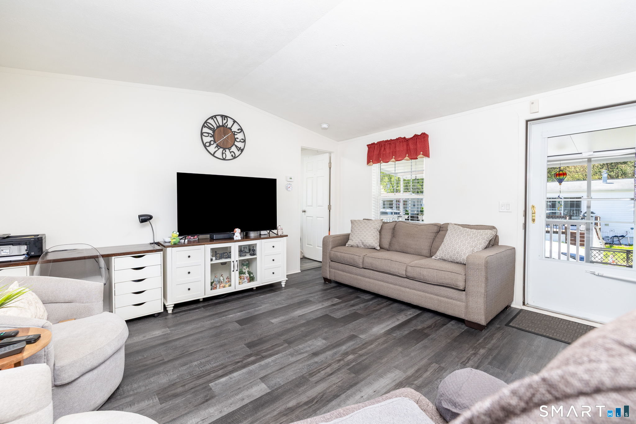 4 Apache Road East Hartford, CT 06118 - Photo 13 of 31 Gallery Image 13