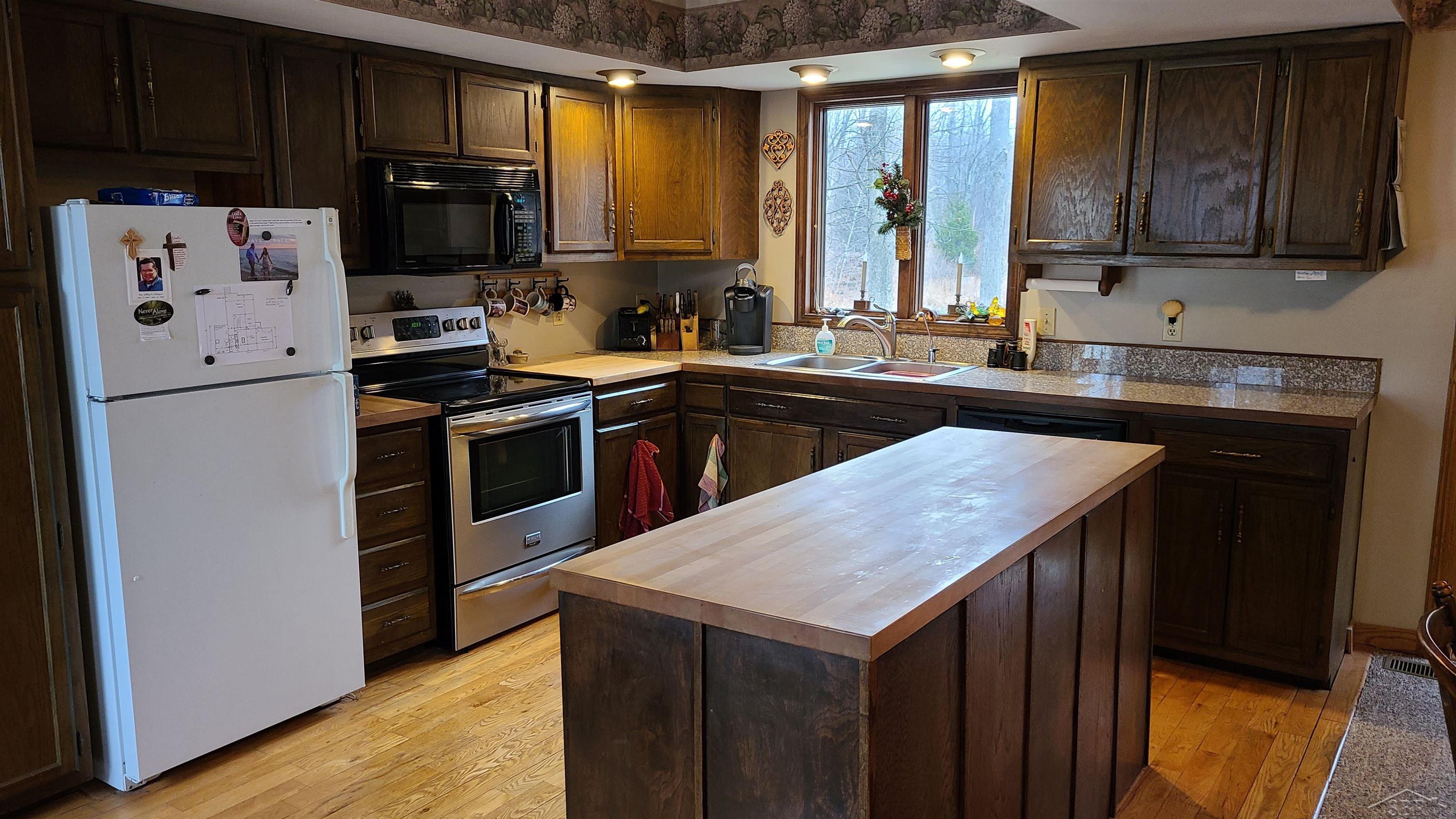 14520 West Gary Road Chesaning, MI 48616 - Photo 17 of 36 50097493-17.JPG
