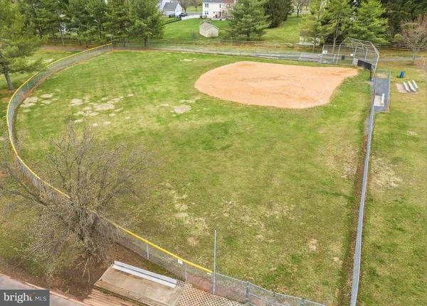 $2,550 | 19728 Wootton Avenue, Poolesville, MD 20837