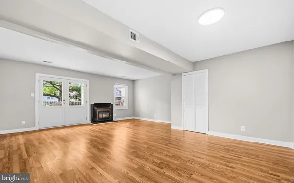 $2,550 | 19728 Wootton Avenue, Poolesville, MD 20837