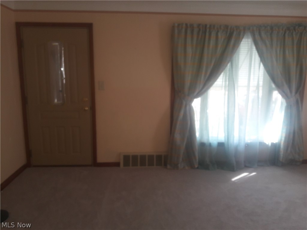 13745 Hathaway Road Garfield Heights, OH 44125 - Photo 8 of 16