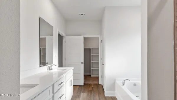 $530,900 | 6629 Palm Pointe Drive, Ocean Springs, MS 39564
