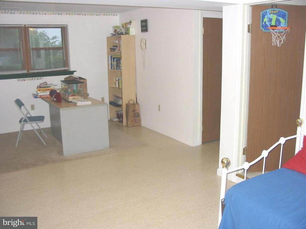 530 Pine Hill Road Lititz, PA 17543 - Photo 4 of 6
