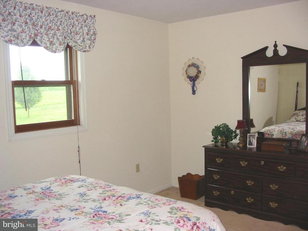530 Pine Hill Road Lititz, PA 17543 - Photo 5 of 6