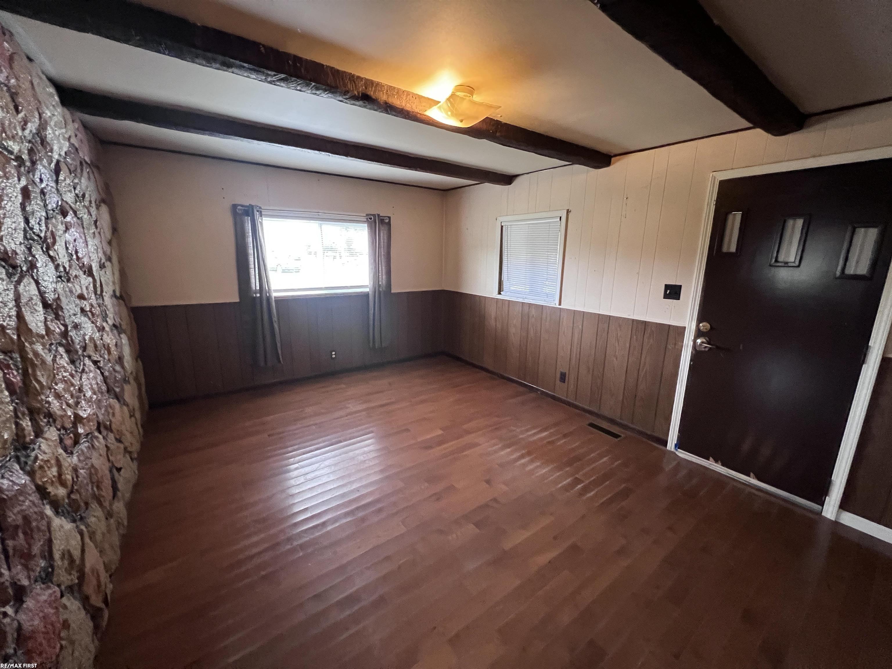 15600 Millar Road Clinton Township, MI 48036 - Photo 5 of 14 50127708-4.JPG