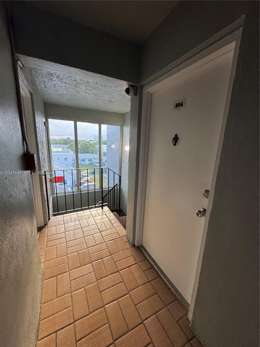 1933 Southwest 7th Street, Unit 504 Miami, FL 33135 - Photo 12 of 37 Apartment Entry