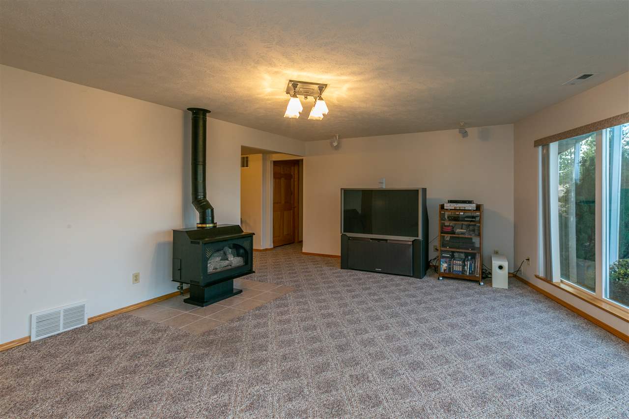 16306 North Greenbluff Road Colbert, WA 99005 - Photo 12 of 20