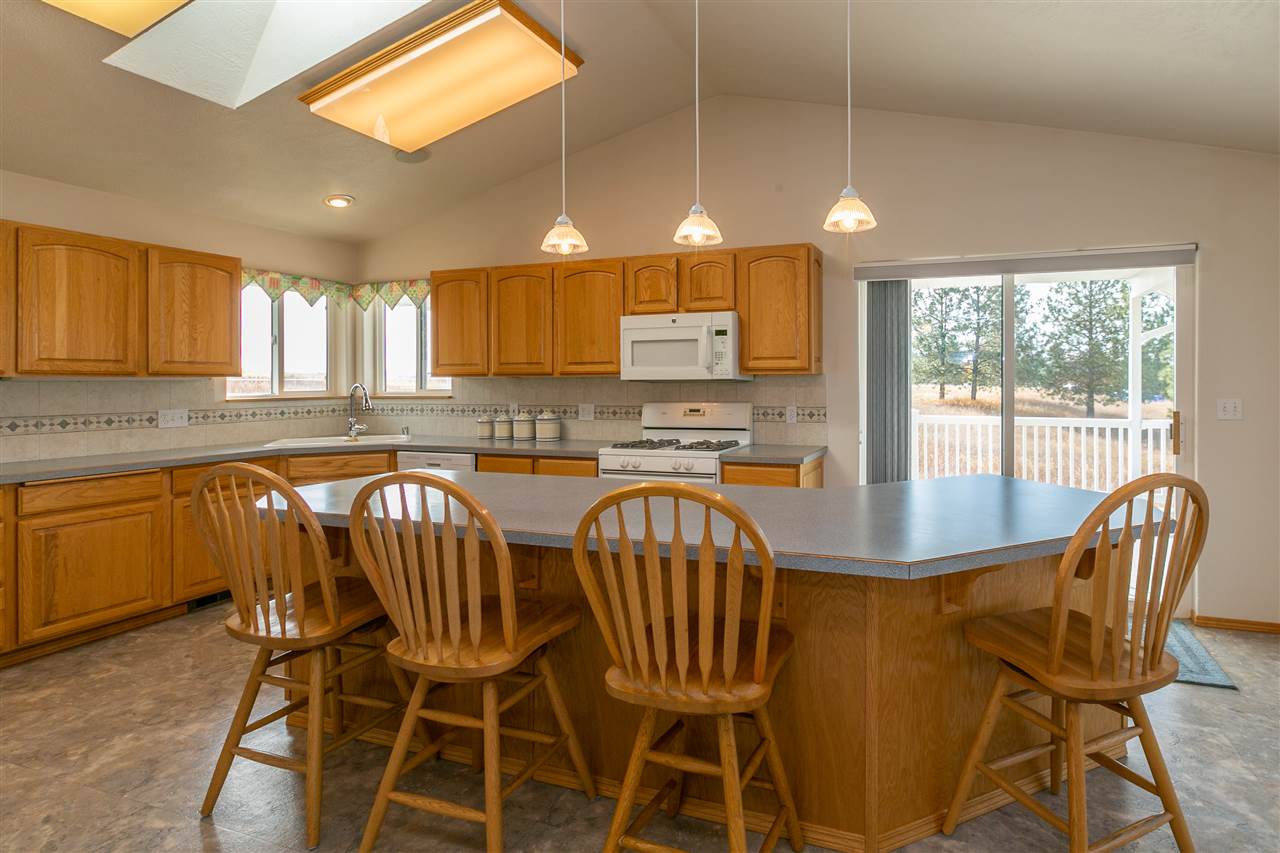 16306 North Greenbluff Road Colbert, WA 99005 - Photo 6 of 20