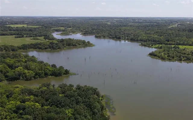 $250,000 | 1801 Southwest Sampson Road, Lee's Summit, MO 64082