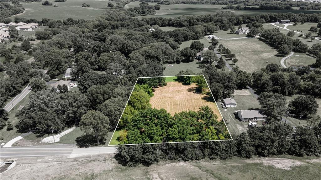 1801 Southwest Sampson Road Lee's Summit, MO 64082 - Photo 2 of 13