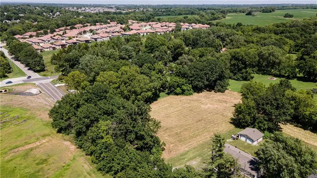 $250,000 | 1801 Southwest Sampson Road, Lee's Summit, MO 64082