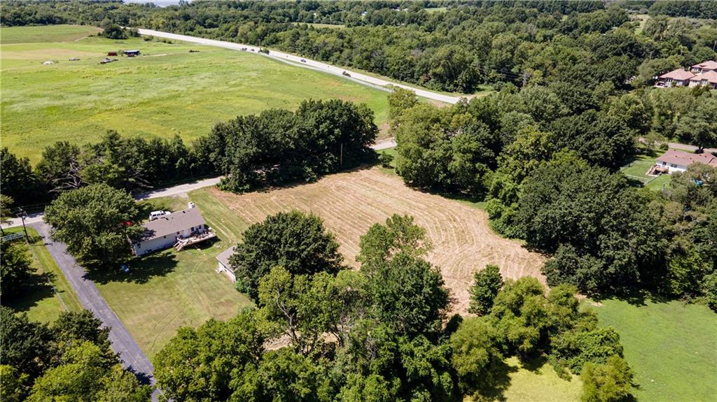 1801 Southwest Sampson Road Lee's Summit, MO 64082 - Photo 4 of 13