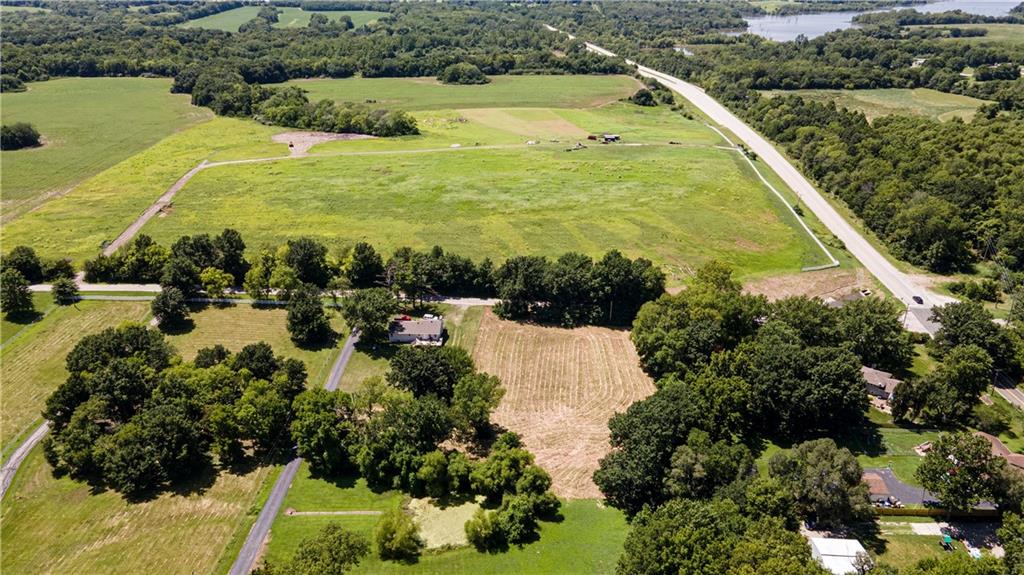 1801 Southwest Sampson Road Lee's Summit, MO 64082 - Photo 5 of 13